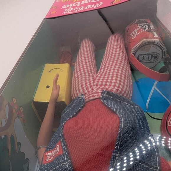 Vintage Barbie Doll with Accessories Coca Cola Picnic 19626 Mattel 1997 - Picture 8 of 8